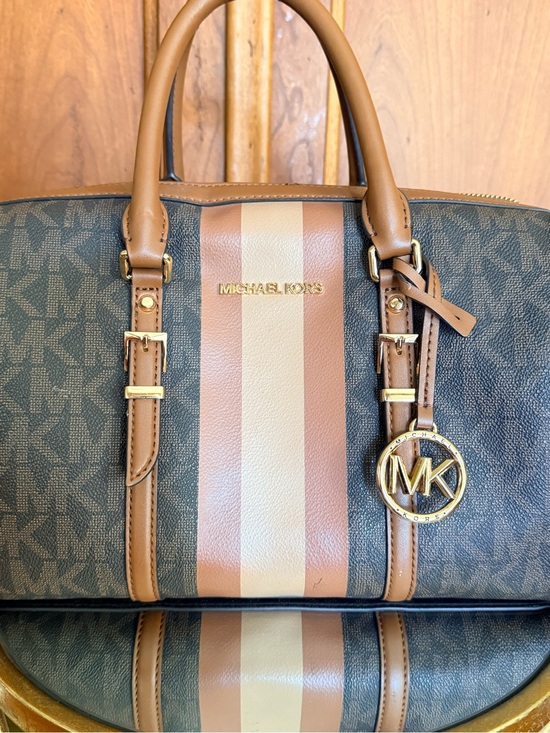 Michael Kors Handbags - Michael Kors Brown satchel with tan and cream center stripes